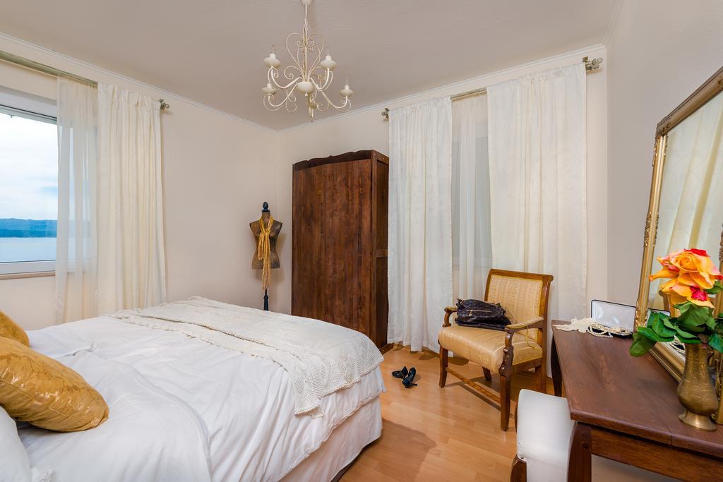 Apartments Santo Bol Rum bild