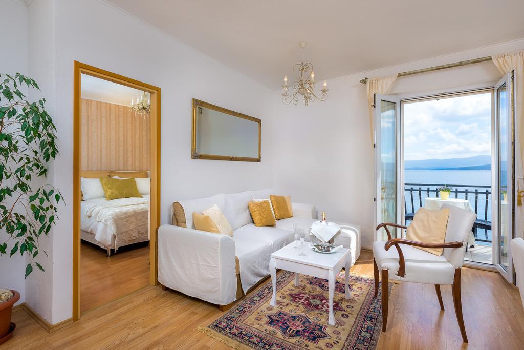 Apartments Santo Bol Rum bild