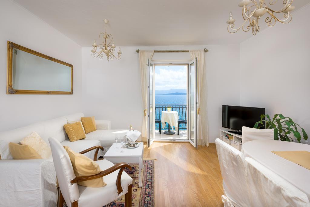 Apartments Santo Bol Rum bild